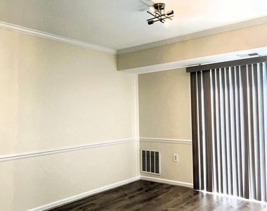 439 Terry Court - Photo Thumbnail 6