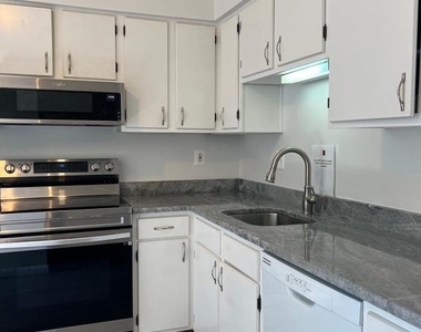 439 Terry Court - Photo Thumbnail 8