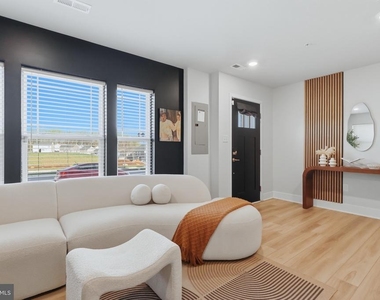 6894 Barrowfield Pl - Photo Thumbnail 3