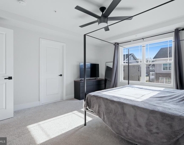 6894 Barrowfield Pl - Photo Thumbnail 12