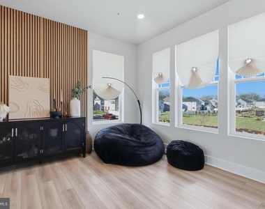 6894 Barrowfield Pl - Photo Thumbnail 9