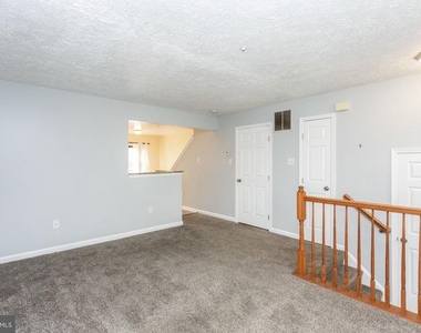 10 Blackfoot Ct - Photo Thumbnail 6