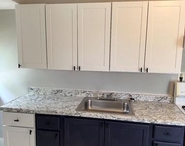2800 Linwood - Photo Thumbnail 6