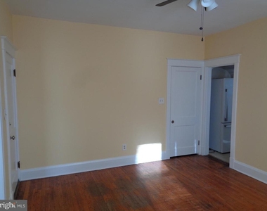 2800 Linwood - Photo Thumbnail 2