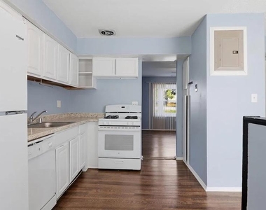 2612 Camberwell Court - Photo Thumbnail 5