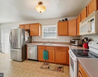 7206 Rutherford Green Circle - Photo Thumbnail 22