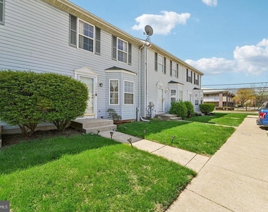 7206 Rutherford Green Circle - Photo Thumbnail 19