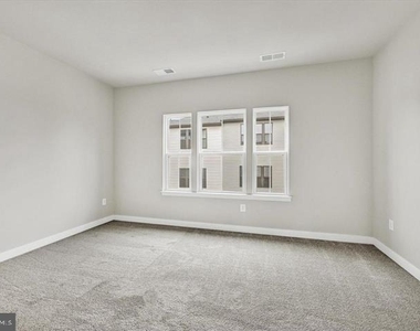 815 Lennox Street - Photo Thumbnail 16