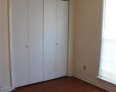 7805 Gallant Ridge Drive - Photo Thumbnail 20