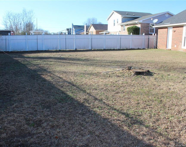 7805 Gallant Ridge Drive - Photo Thumbnail 24