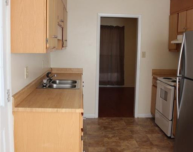 7805 Gallant Ridge Drive - Photo Thumbnail 8