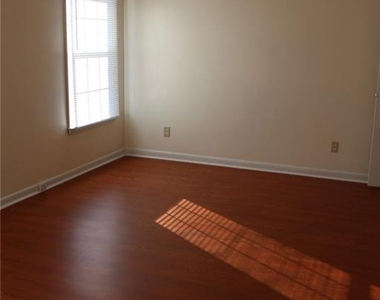 7805 Gallant Ridge Drive - Photo Thumbnail 11