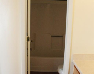 7805 Gallant Ridge Drive - Photo Thumbnail 13