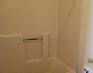 7805 Gallant Ridge Drive - Photo Thumbnail 14
