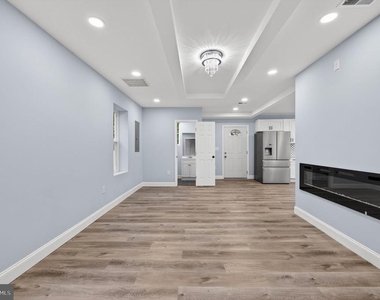 5306 Ethelbert Avenue - Photo Thumbnail 13