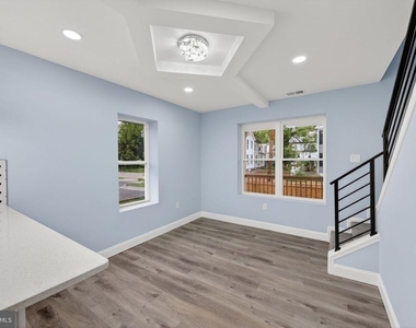 5306 Ethelbert Avenue - Photo Thumbnail 7