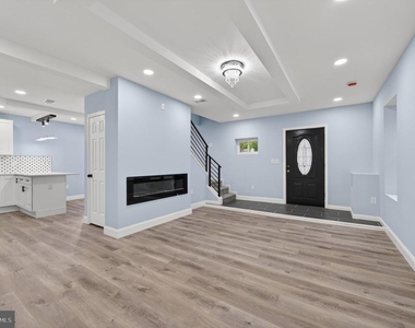 5306 Ethelbert Avenue - Photo Thumbnail 11