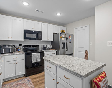 157 Presley Street - Photo Thumbnail 31