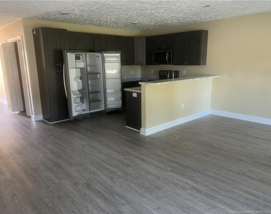 209 Godwin Street - Photo Thumbnail 2