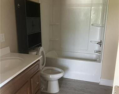 209 Godwin Street - Photo Thumbnail 10