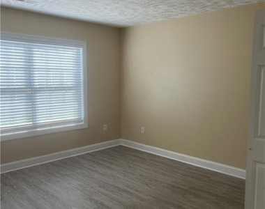 209 Godwin Street - Photo Thumbnail 6