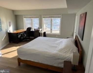 7044 Harbour Village Court - Photo Thumbnail 15