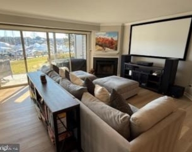 7044 Harbour Village Court - Photo Thumbnail 5