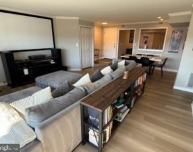 7044 Harbour Village Court - Photo Thumbnail 6