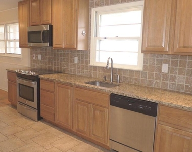 93 Great Lake Drive - Photo Thumbnail 6