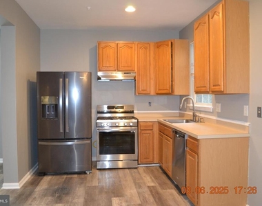 1302 Hill Born Drive - Photo Thumbnail 6
