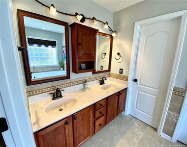 3705 Lockerbie Court - Photo Thumbnail 19