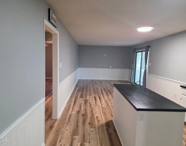 902 W Chatham Street - Photo Thumbnail 3