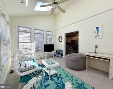 38404 Grand Avenue - Photo Thumbnail 5