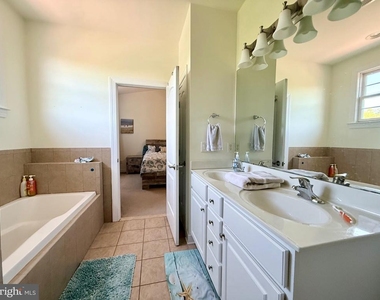 38404 Grand Avenue - Photo Thumbnail 9