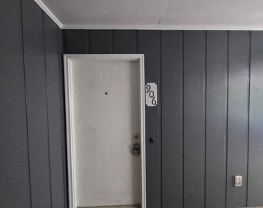 906 W Chatham Street - Photo Thumbnail 1