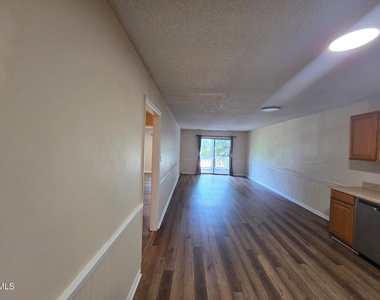 906 W Chatham Street - Photo Thumbnail 9