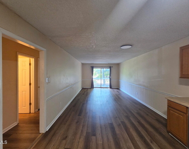 906 W Chatham Street - Photo Thumbnail 13
