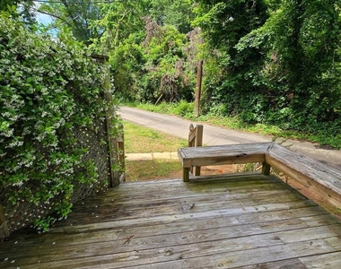 2211 Bernard Street - Photo Thumbnail 22