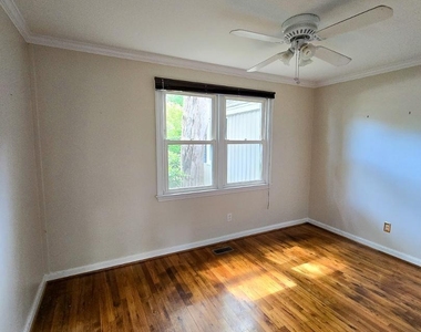 2211 Bernard Street - Photo Thumbnail 18