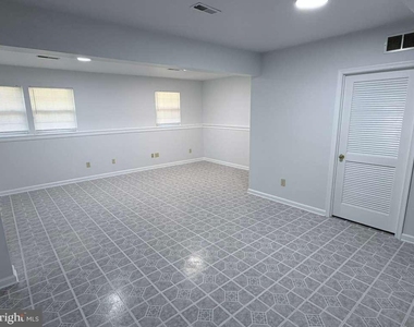 68 Alexis Drive - Photo Thumbnail 12