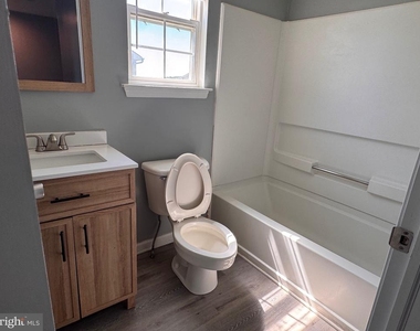 658 Dairy Drive - Photo Thumbnail 12