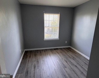 658 Dairy Drive - Photo Thumbnail 10