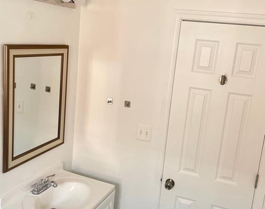1838 C Street Se - Photo Thumbnail 4