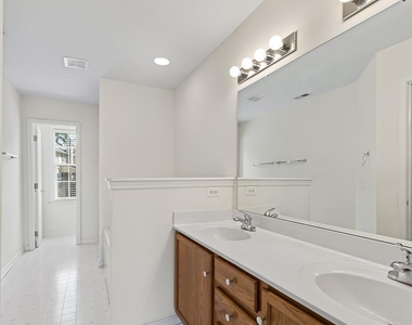 304 Nottinghill Walk - Photo Thumbnail 13