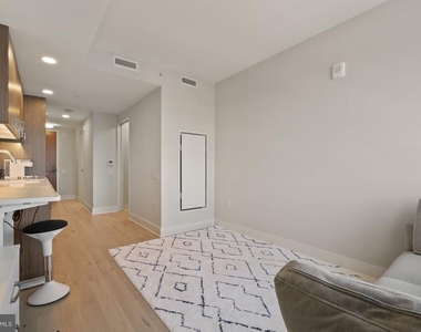 1211 Van Street Se - Photo Thumbnail 5