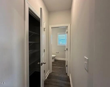 529 Eversden Drive - Photo Thumbnail 12