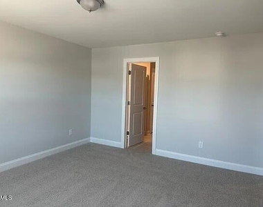 529 Eversden Drive - Photo Thumbnail 26