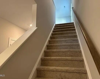 529 Eversden Drive - Photo Thumbnail 11