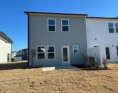 529 Eversden Drive - Photo Thumbnail 3