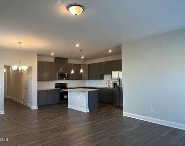 529 Eversden Drive - Photo Thumbnail 16